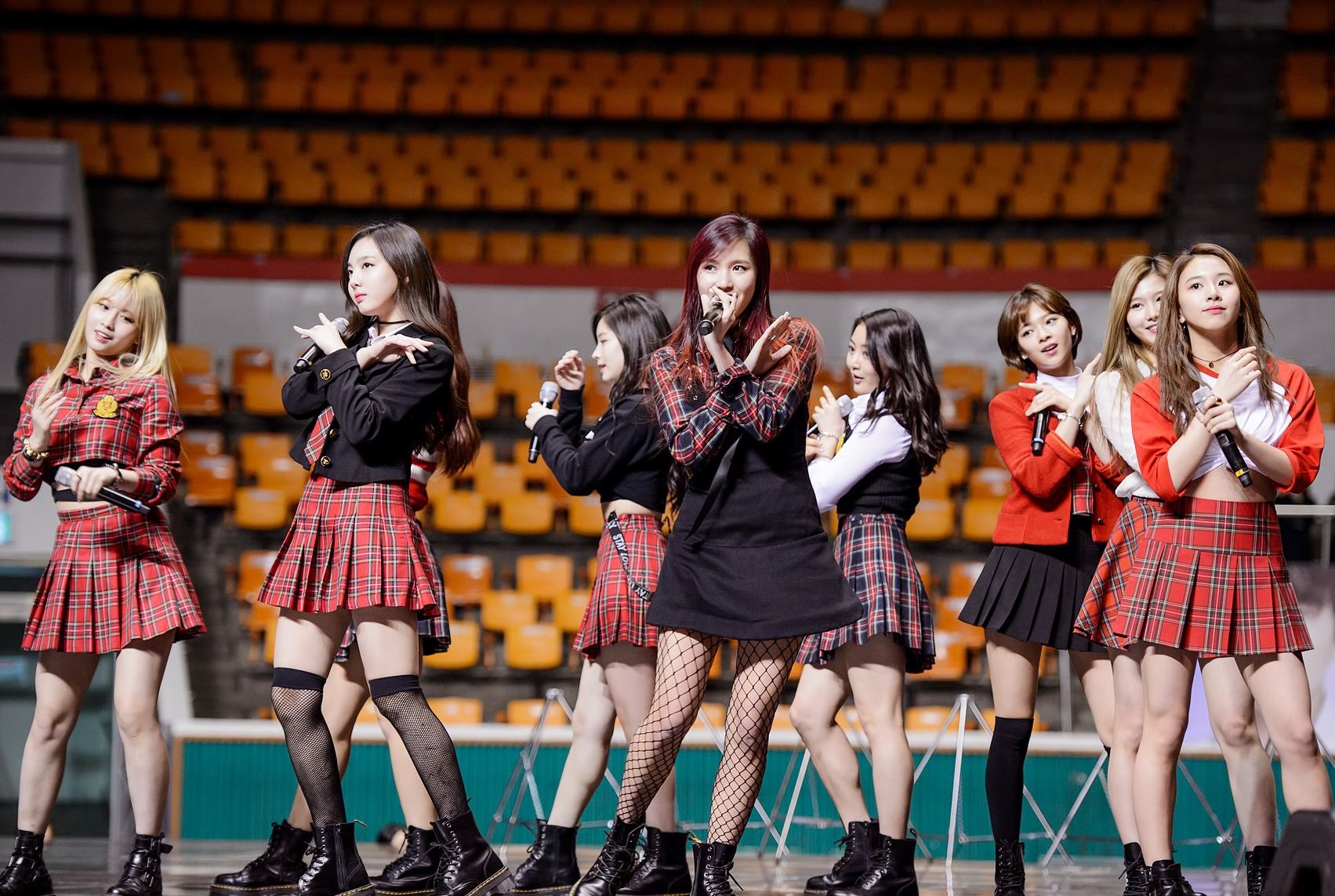 Do K-pop boy bands outperform girl groups? - The Korea Times