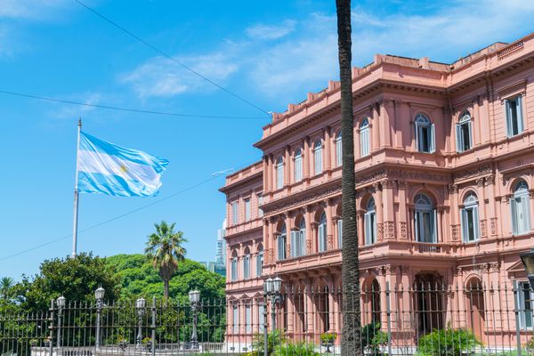Argentina’s Economic Downfall : Which Party Will Save the Citizens?